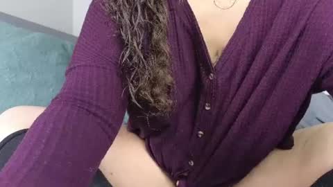 Snapshot of s_leanne_ chatting on 06-27-26, 04:39 Leanne online show from 06-27-26, 04:39