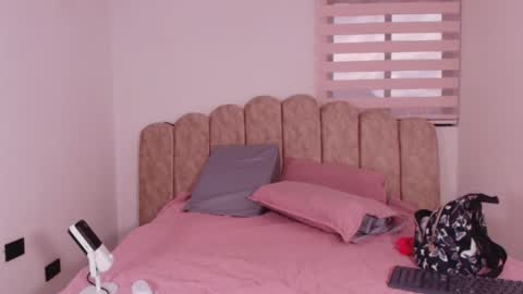 Snapshot of s_sofia_ chatting on 06-05-26, 07:19 s_sofia_ online show from 06-05-26, 07:19