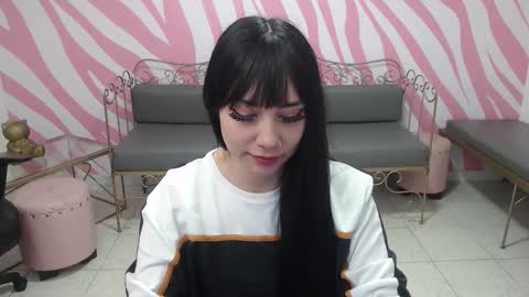 Sabrina online show from 11-18-25, 01:04