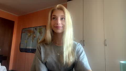 Snapshot of sabinamccrohan chatting on 07-18-26, 04:11 Sabina online show from 07-18-26, 04:11