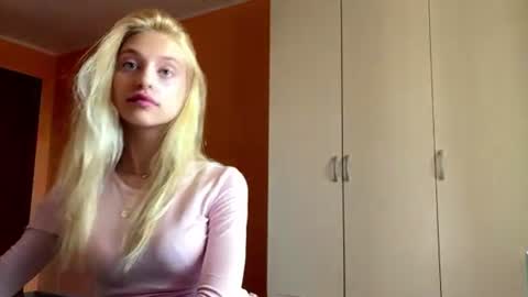 Snapshot of sabinamccrohan chatting on 07-19-26, 04:11 Sabina online show from 07-19-26, 04:11
