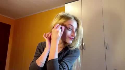 Snapshot of sabinamccrohan chatting on 07-21-26, 04:42 Sabina online show from 07-21-26, 04:42