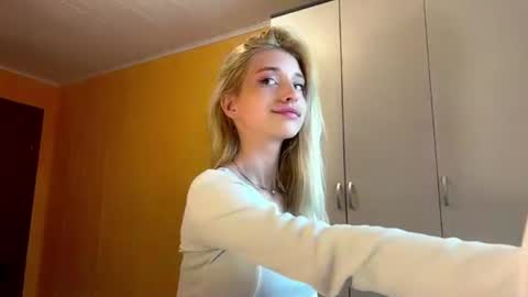 Snapshot of sabinamccrohan chatting on 07-22-26, 04:21 Sabina online show from 07-22-26, 04:21