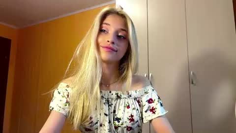 Snapshot of sabinamccrohan chatting on 07-23-26, 04:05 Sabina online show from 07-23-26, 04:05