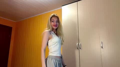 Snapshot of sabinamccrohan chatting on 07-26-26, 04:14 Sabina online show from 07-26-26, 04:14