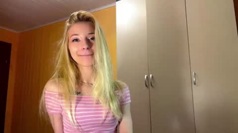 Snapshot of sabinamccrohan chatting on 07-29-26, 04:05 Sabina online show from 07-29-26, 04:05