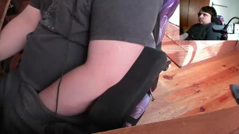 1141323  my Lord Mister Max   moms treasure online show from 03-10-25, 09:21