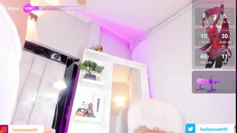 Snapshot of sabrina_keller19 chatting on 11-10-25, 11:04 Hasley online show from 11-10-25, 11:04