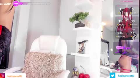 Snapshot of sabrina_keller19 chatting on 12-01-25, 10:37 Hasley online show from 12-01-25, 10:37