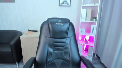 GMT7TueWedThuFriSatSun 0100am-0700am online show from 03-09-25, 08:52