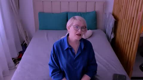 Sabrina MacMarren online show from 03-08-26, 09:35