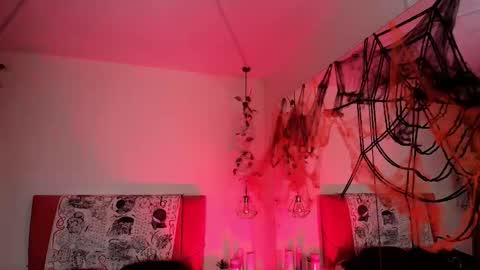 Sabrina  online show from 10-22-25, 11:32