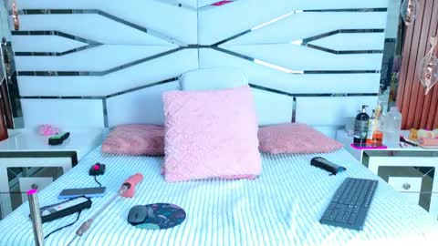 Sabrinna online show from 05-12-26, 08:28