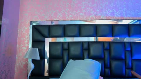 Sacha Malala  online show from 10-18-25, 07:14