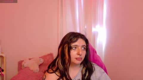 Snapshot of sachi_meow chatting on 05-18-26, 03:29 Ig online show from 05-18-26, 03:29