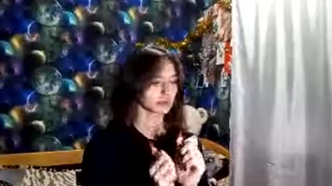 Adele online show from 04-16-26, 08:04