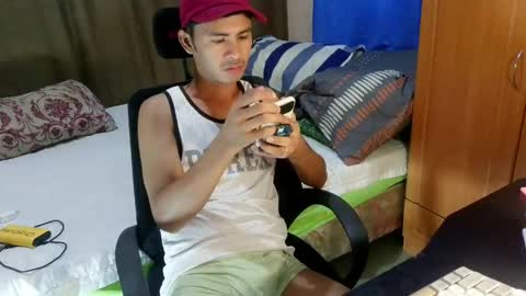 Snapshot of sachu01 chatting on 05-10-26, 11:59 Sachu01 online show from 05-10-26, 11:59