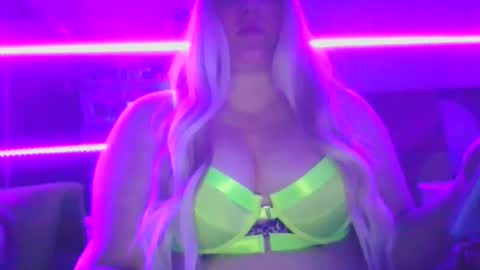 Snapshot of saddybaddie chatting on 01-05-25, 05:41 saddybaddie online show from 01-05-25, 05:41