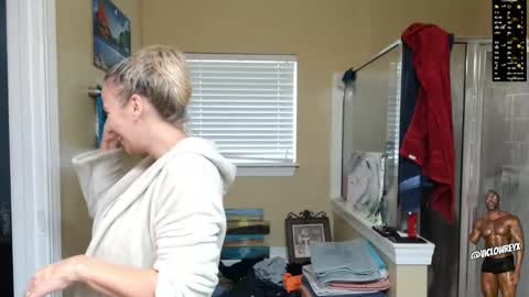 Snapshot of sadierw chatting on 10-29-25, 04:31 SadieRW online show from 10-29-25, 04:31