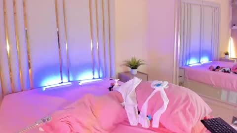 Snapshot of saekohofman chatting on 02-20-25, 04:18 Mara online show from 02-20-25, 04:18