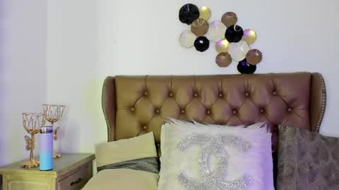 Cattleya online show from 01-27-25, 11:32