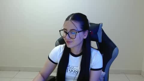 Sahaliefox  online show from 01-08-26, 08:00