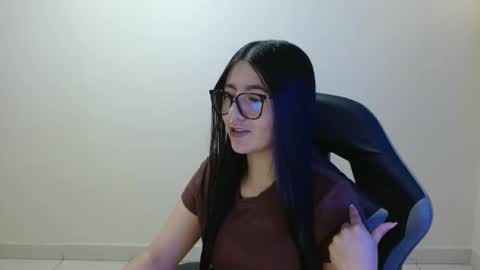Sahaliefox  online show from 05-03-26, 02:12