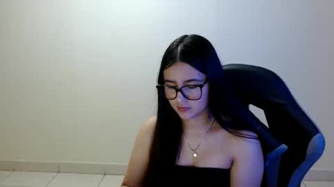 Sahaliefox  online show from 05-23-26, 03:27