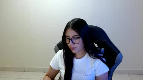 Sahaliefox  online show from 05-26-26, 06:04