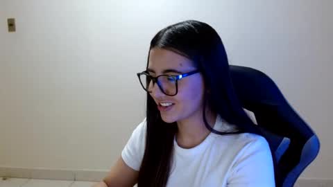 Sahaliefox  online show from 07-21-26, 10:23
