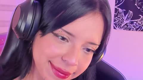 Snapshot of saharayumm chatting on 11-04-25, 12:04 saharayumm online show from 11-04-25, 12:04