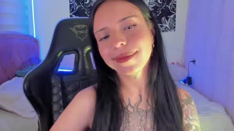 Snapshot of saharayumm chatting on 11-12-25, 12:27 saharayumm online show from 11-12-25, 12:27