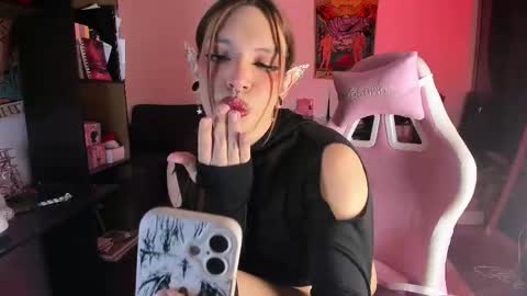 Snapshot of sailorbunnystar chatting on 05-03-26, 03:01 Rose online show from 05-03-26, 03:01