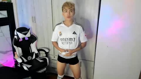 Juan online show from 11-21-25, 01:43