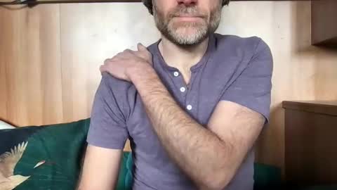 Snapshot of saint009 chatting on 02-14-25, 01:29 saint009 online show from 02-14-25, 01:29