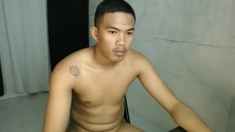 Taylor online show from 11-28-25, 01:52