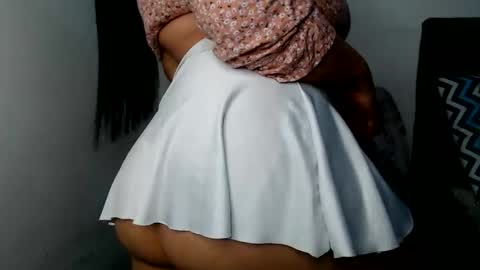 Snapshot of sakhmett1 chatting on 05-26-26, 04:19 Sarah online show from 05-26-26, 04:19