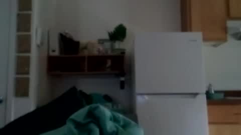 Snapshot of salis1981 chatting on 10-25-25, 06:02 salis1981 online show from 10-25-25, 06:02