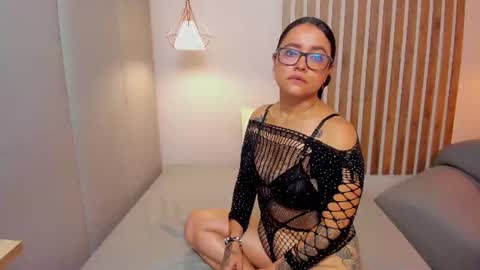 Snapshot of sallykroos chatting on 07-31-26, 12:37 Sally online show from 07-31-26, 12:37