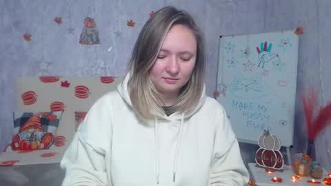 Snapshot of sallyverda chatting on 11-21-25, 07:01 Sally online show from 11-21-25, 07:01