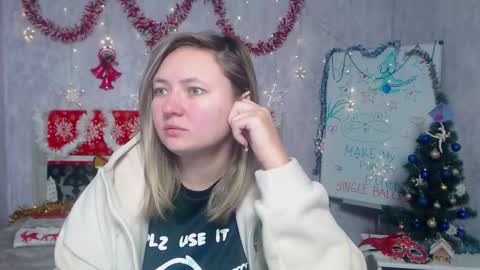 Snapshot of sallyverda chatting on 12-15-25, 07:07 Sally online show from 12-15-25, 07:07