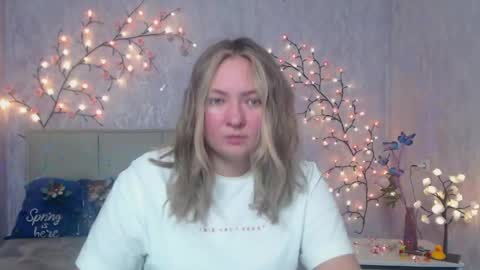 Snapshot of sallyverda chatting on 04-28-26, 06:13 Sally online show from 04-28-26, 06:13