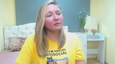 Snapshot of sallyverda chatting on 05-14-26, 06:37 Sally online show from 05-14-26, 06:37