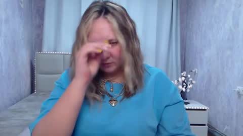 Snapshot of sallyverda chatting on 05-19-26, 06:14 Sally online show from 05-19-26, 06:14