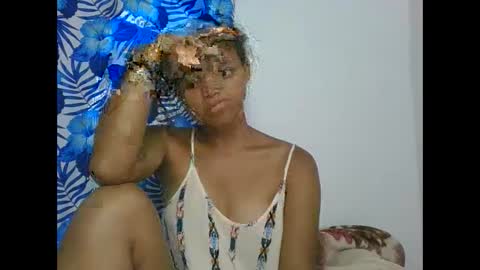 Snapshot of sallywett chatting on 02-17-25, 05:43 SallyWett online show from 02-17-25, 05:43