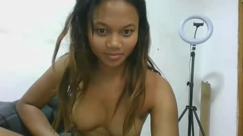 Snapshot of sallywett chatting on 05-18-26, 07:41 SallyWett online show from 05-18-26, 07:41