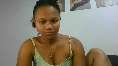 Snapshot of sallywett chatting on 06-17-26, 05:36 SallyWett online show from 06-17-26, 05:36