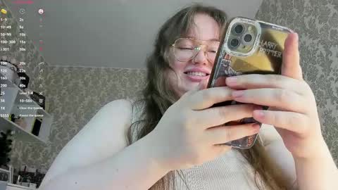 Snapshot of salma_queen chatting on 05-10-26, 09:20 SalmaRoth online show from 05-10-26, 09:20