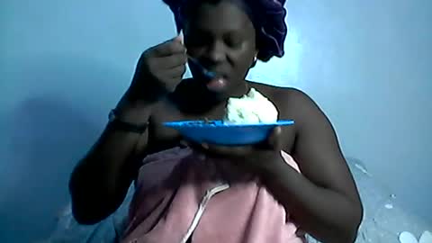 Snapshot of salmah2 chatting on 06-28-26, 03:18 salmah2 online show from 06-28-26, 03:18