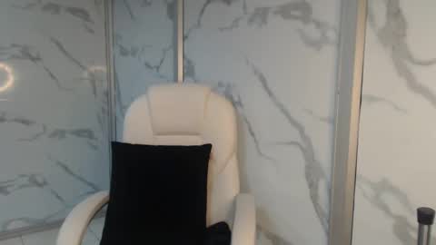 salmaportman_ online show from 02-20-25, 10:05